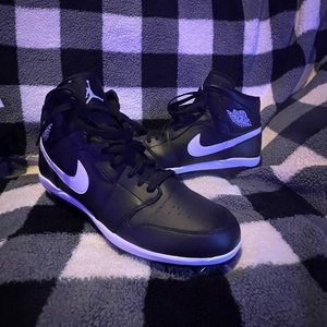 Nike Jordan Men’s baseball cleat (spikes).